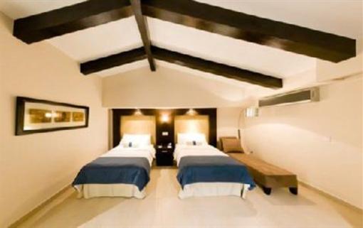 фото отеля The Beach House at La Playita Resort & Marina