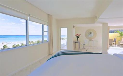 фото отеля South Seas Hotel