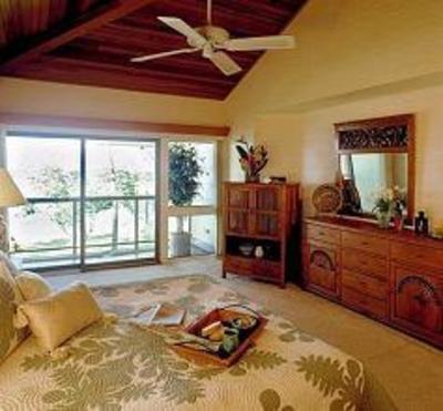 фото отеля Puunoa Beach Estates Resort Lahaina