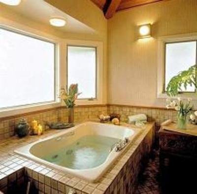 фото отеля Puunoa Beach Estates Resort Lahaina
