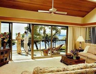 фото отеля Puunoa Beach Estates Resort Lahaina