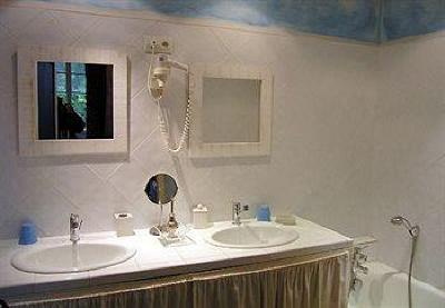 фото отеля Domaine Des Clos Apartments Beaucaire