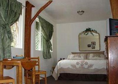 фото отеля Aloha Crater Lodge