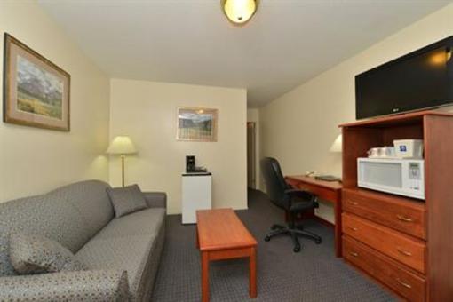 фото отеля Canadas Best Value Princeton Inn & Suites
