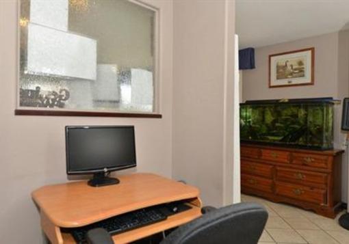 фото отеля Canadas Best Value Princeton Inn & Suites