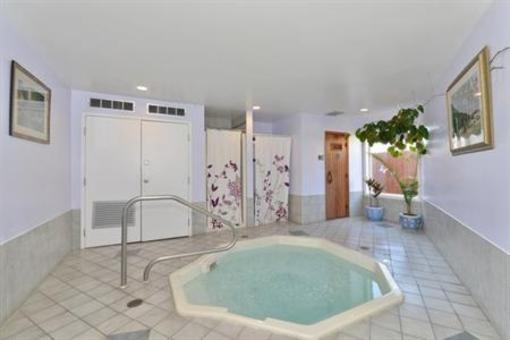 фото отеля Canadas Best Value Princeton Inn & Suites