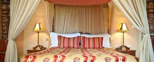 фото отеля Black Lion Hotel & Restaurant Long Melford