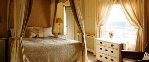 фото отеля Black Lion Hotel & Restaurant Long Melford