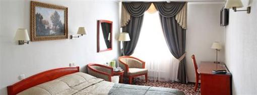 фото отеля Kozatskiy on Antonova
