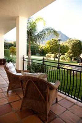 фото отеля Avondrood Guest House Franschhoek