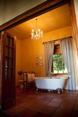 фото отеля Avondrood Guest House Franschhoek