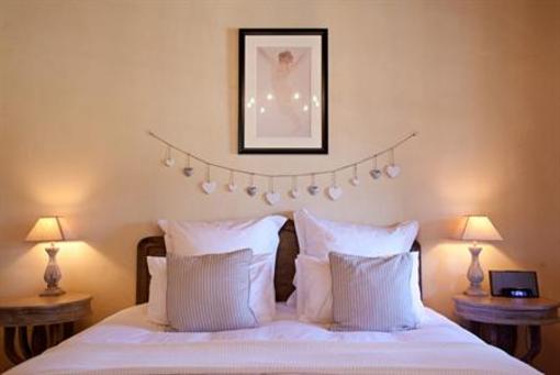 фото отеля Avondrood Guest House Franschhoek