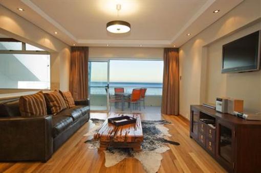 фото отеля Bantry Beach Luxury Suites