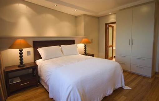 фото отеля Bantry Beach Luxury Suites