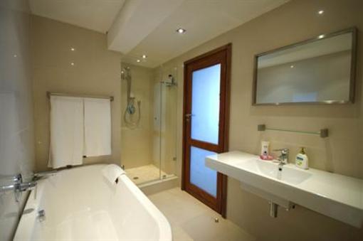 фото отеля Bantry Beach Luxury Suites