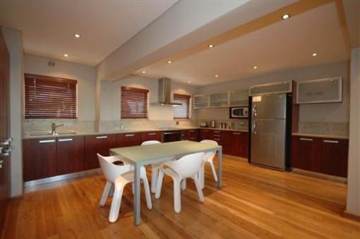 фото отеля Bantry Beach Luxury Suites