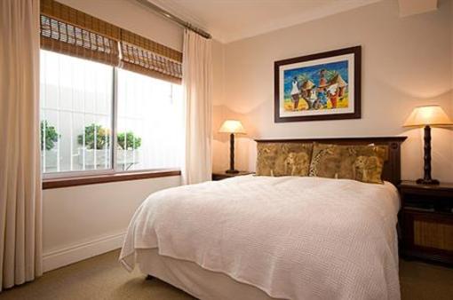 фото отеля Bantry Beach Luxury Suites