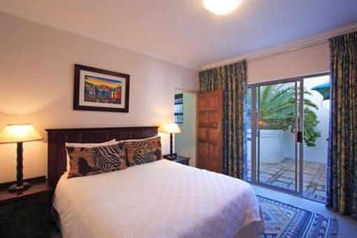 фото отеля Bantry Beach Luxury Suites