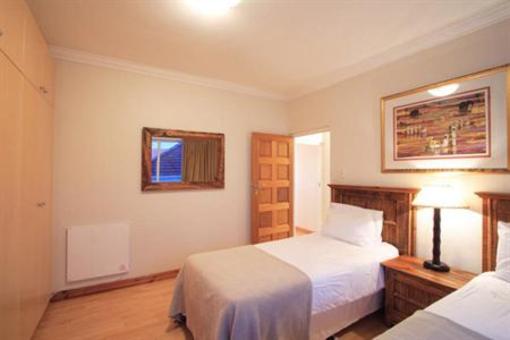 фото отеля Bantry Beach Luxury Suites