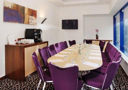 фото отеля Holiday Inn Express London Golders Green North