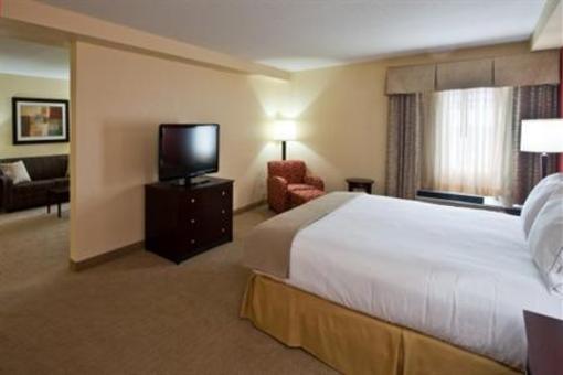 фото отеля Holiday Inn Express and Suites Fort Lauderdale Executive Airport