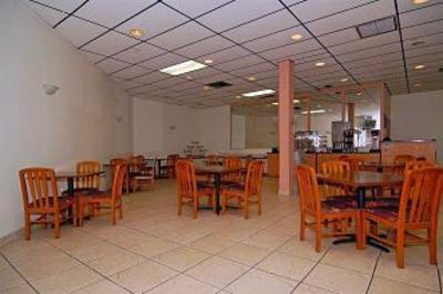 фото отеля Howard Johnson Inn Tampa Ybor City