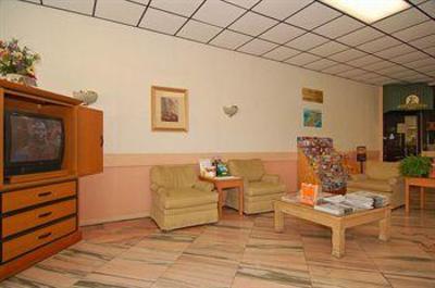 фото отеля Howard Johnson Inn Tampa Ybor City