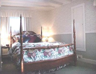 фото отеля Green Lantern Inn Bed and Breakfast Carmel By the Sea