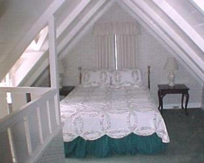 фото отеля Green Lantern Inn Bed and Breakfast Carmel By the Sea