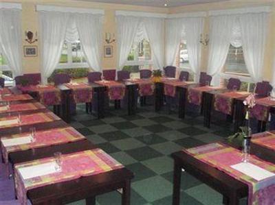 фото отеля BRIT HOTEL LES CAMELIAS