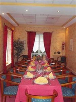 фото отеля BRIT HOTEL LES CAMELIAS