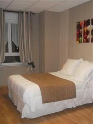 фото отеля BRIT HOTEL LES CAMELIAS