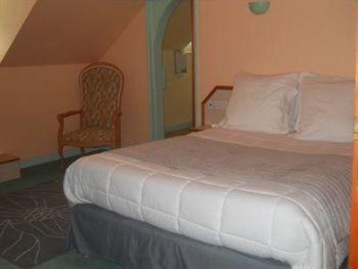 фото отеля BRIT HOTEL LES CAMELIAS