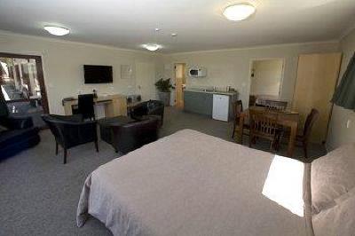 фото отеля BEST WESTERN 555 On Bayview