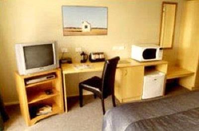 фото отеля BEST WESTERN 555 On Bayview