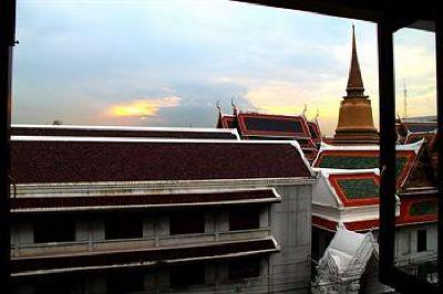 фото отеля Feung Nakorn Balcony Rooms Bangkok