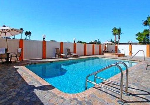 фото отеля Comfort Suites near Raymond James Stadium