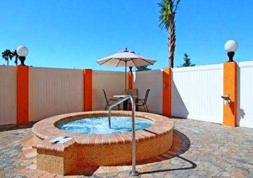 фото отеля Comfort Suites near Raymond James Stadium