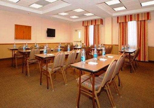 фото отеля Comfort Suites near Raymond James Stadium