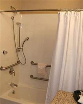 фото отеля Simmons Suites