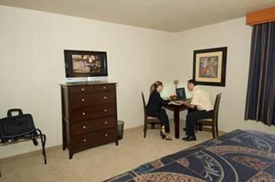 фото отеля Simmons Suites