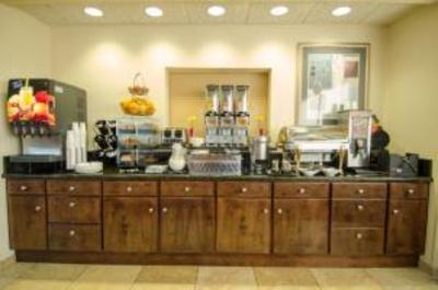 фото отеля BEST WESTERN Castlerock Inn & Suites