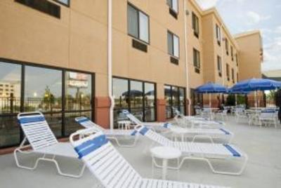 фото отеля BEST WESTERN Castlerock Inn & Suites