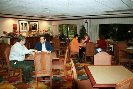 фото отеля Hampton Inn Cumming