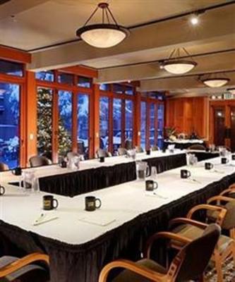 фото отеля Aspen Square Hotel