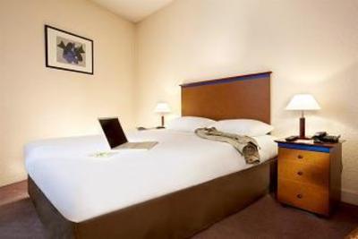 фото отеля Hotel Campanile Lyon Centre - Berges du Rhone