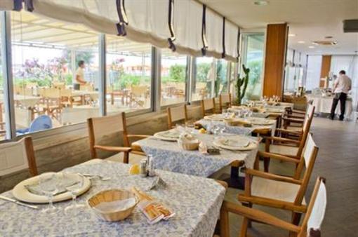 фото отеля Tirreno Hotel Spotorno