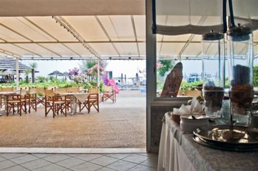 фото отеля Tirreno Hotel Spotorno