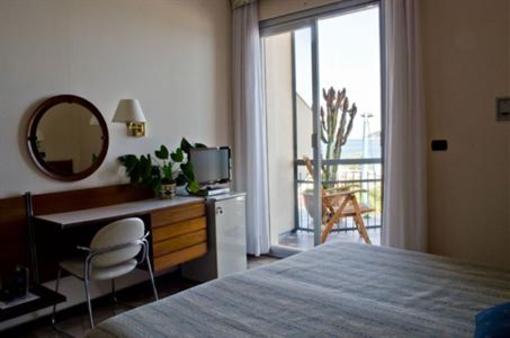 фото отеля Tirreno Hotel Spotorno