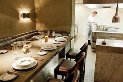фото отеля Hotel Corona - Hampshire Classic